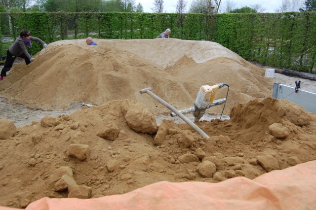 foto: wim van biezen. Tuinfestival van Appeltern vanaf 20 mei 2017. In the hole; van Eveline Beukema van "Buitenkans"